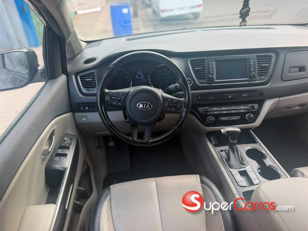 2020 Kia Sedona EX — foto 9 / 11