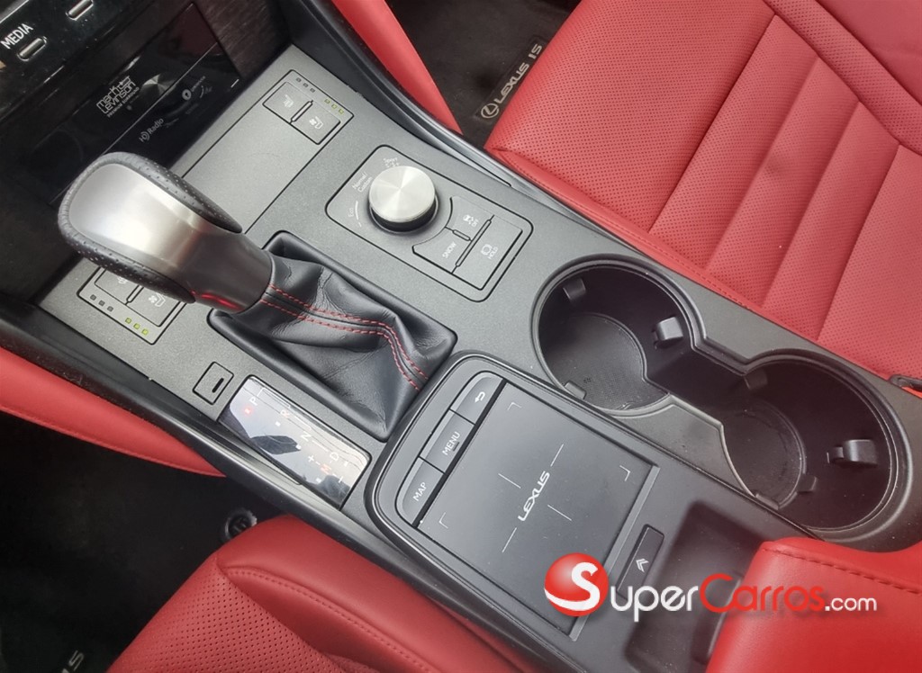 2023 Lexus IS 500 F Sport Performance — foto 9 / 12
