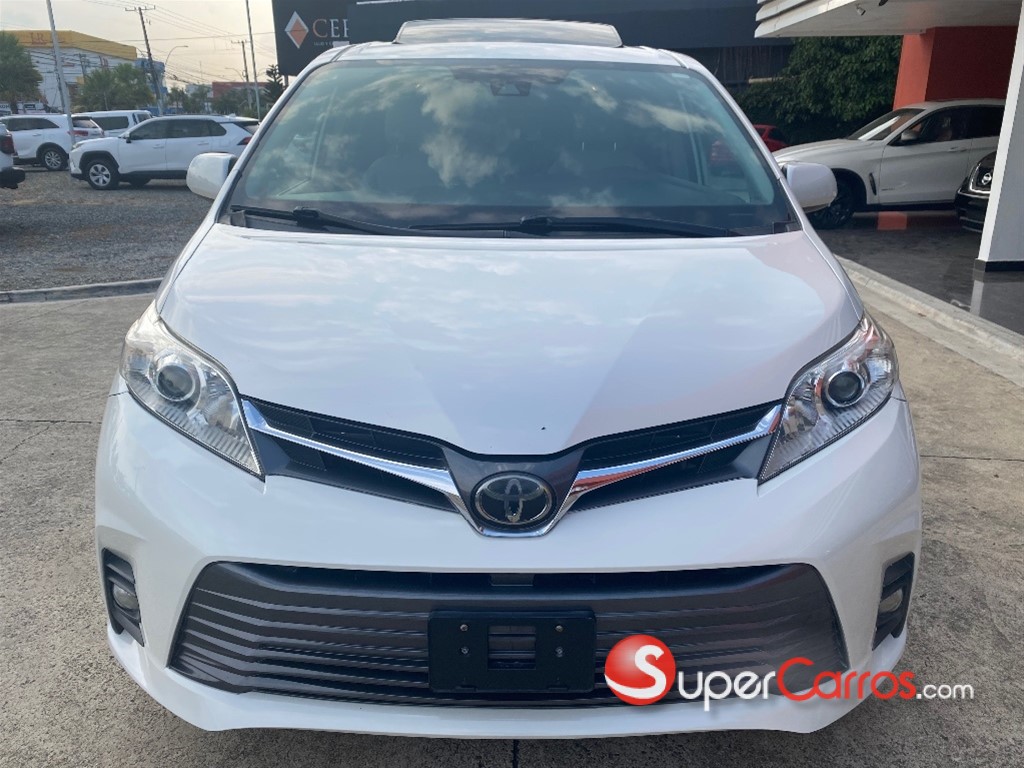 2020 Toyota Sienna XLE Premium — foto 2 / 12