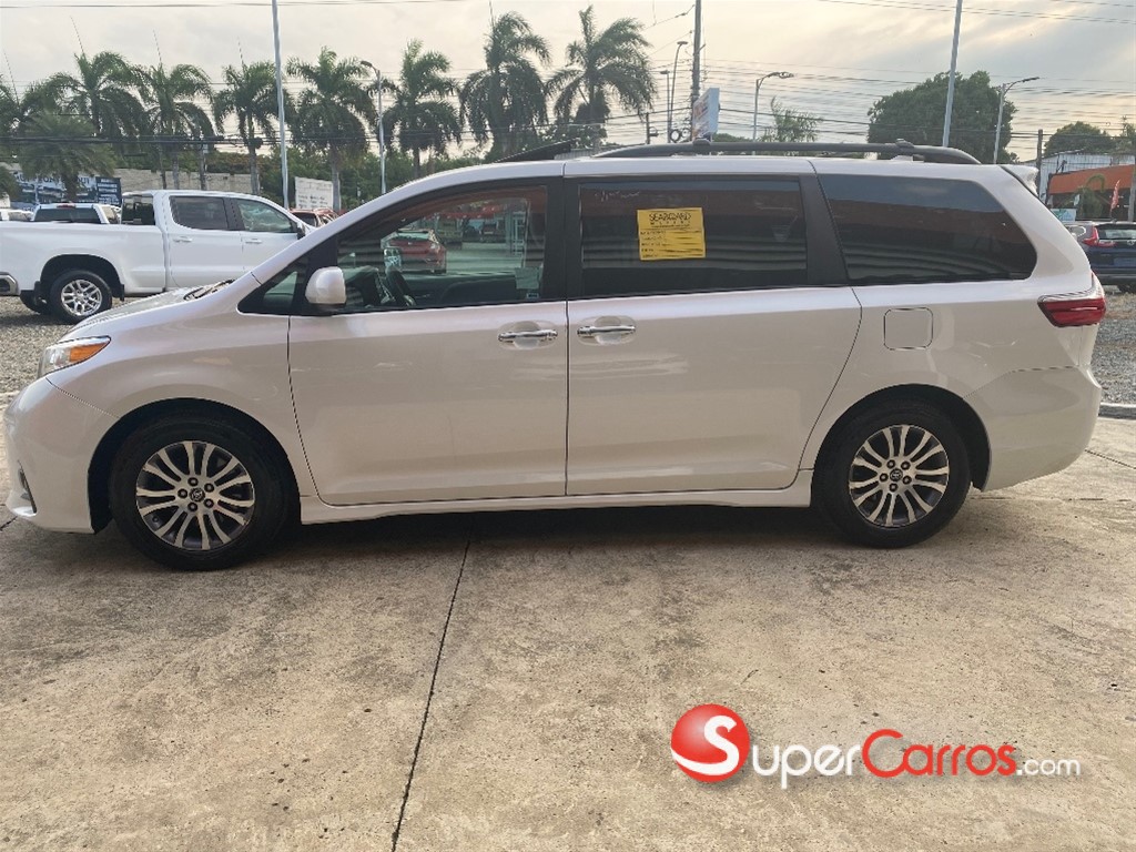 2020 Toyota Sienna XLE Premium — foto 4 / 12