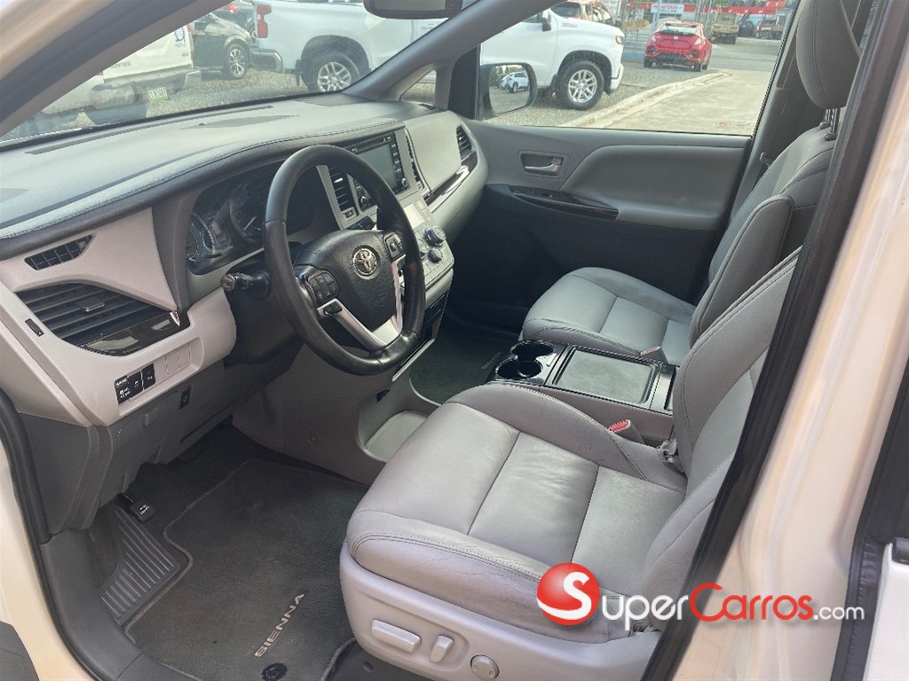 2020 Toyota Sienna XLE Premium — foto 5 / 12