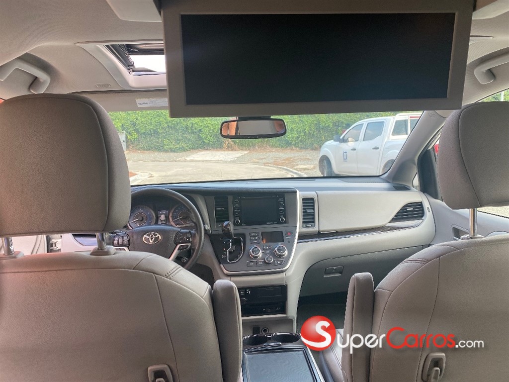 2020 Toyota Sienna XLE Premium — foto 7 / 12