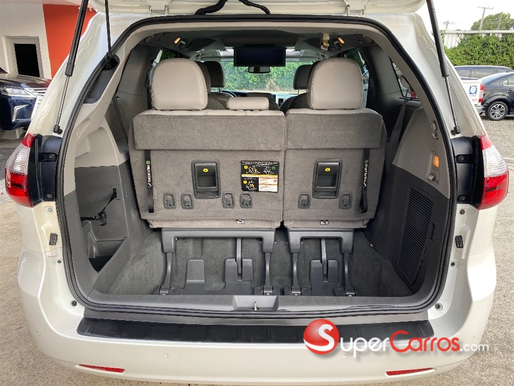 2020 Toyota Sienna XLE Premium — foto 10 / 12