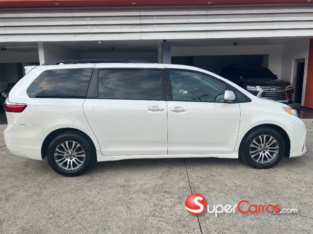 2020 Toyota Sienna XLE Premium — foto 12 / 12