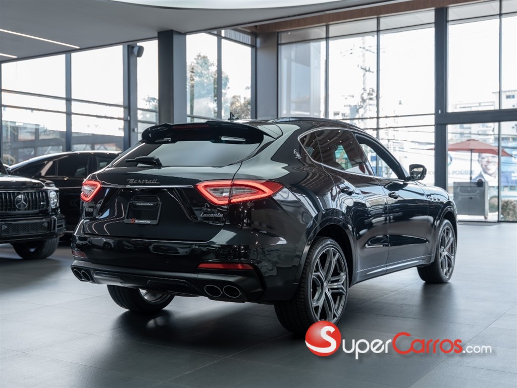2019 Maserati Levante GTS — foto 6 / 9