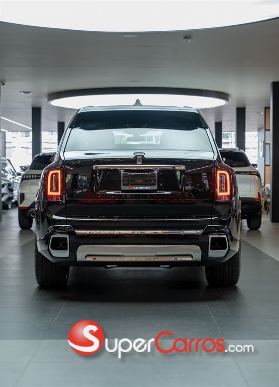 2027 Rolls Royce Cullinan — foto 3 / 12