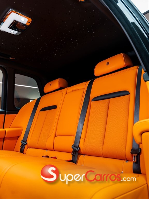2027 Rolls Royce Cullinan — foto 6 / 12