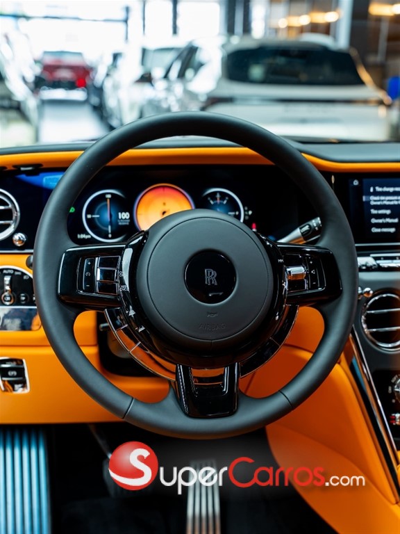 2027 Rolls Royce Cullinan — foto 9 / 12
