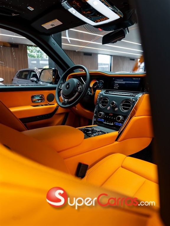 2027 Rolls Royce Cullinan — foto 10 / 12