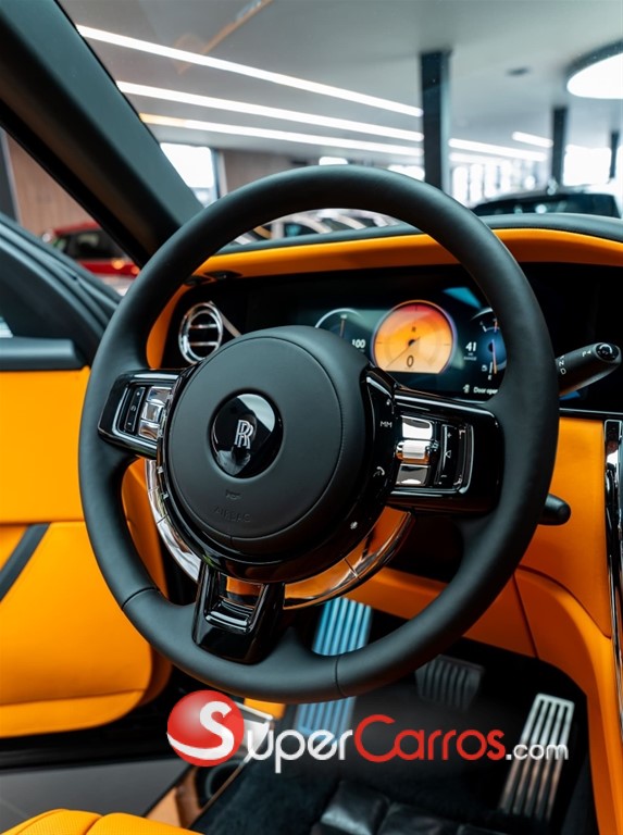 2027 Rolls Royce Cullinan — foto 11 / 12