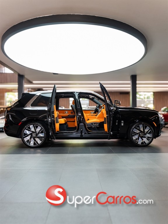 2027 Rolls Royce Cullinan — foto 12 / 12