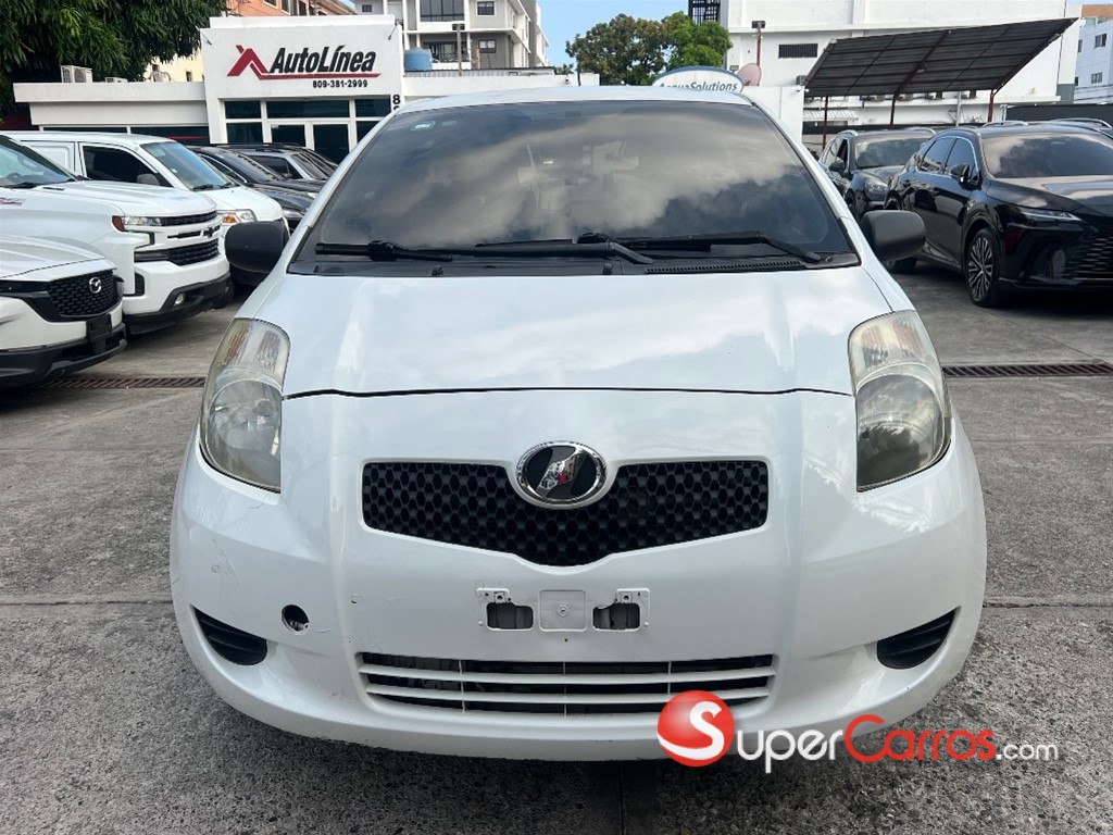2007 Toyota VITZ — foto 2 / 12