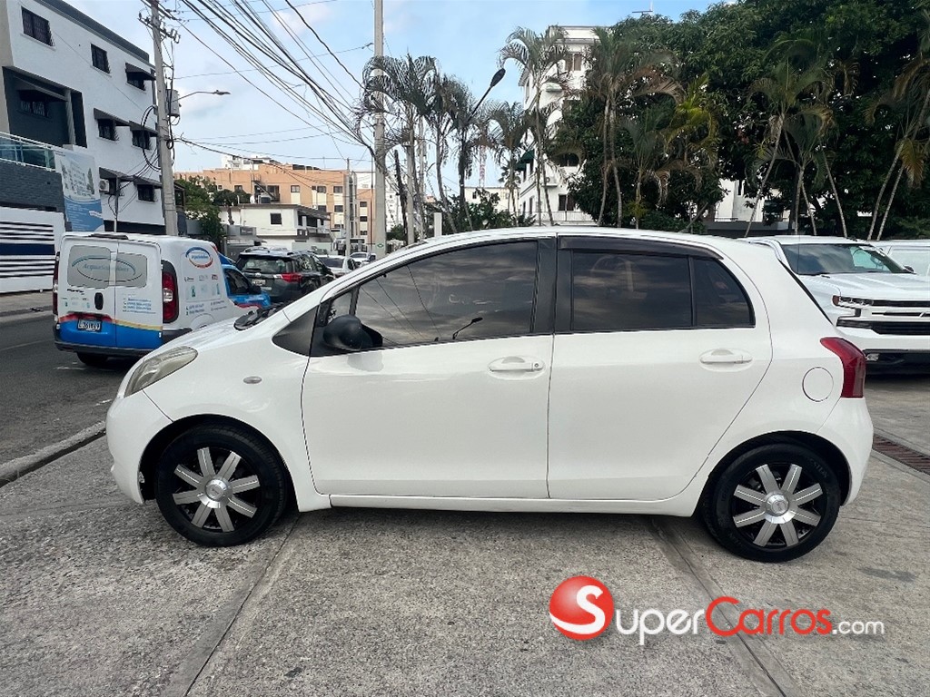 2007 Toyota VITZ — foto 5 / 12