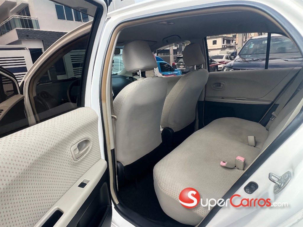 2007 Toyota VITZ — foto 9 / 12
