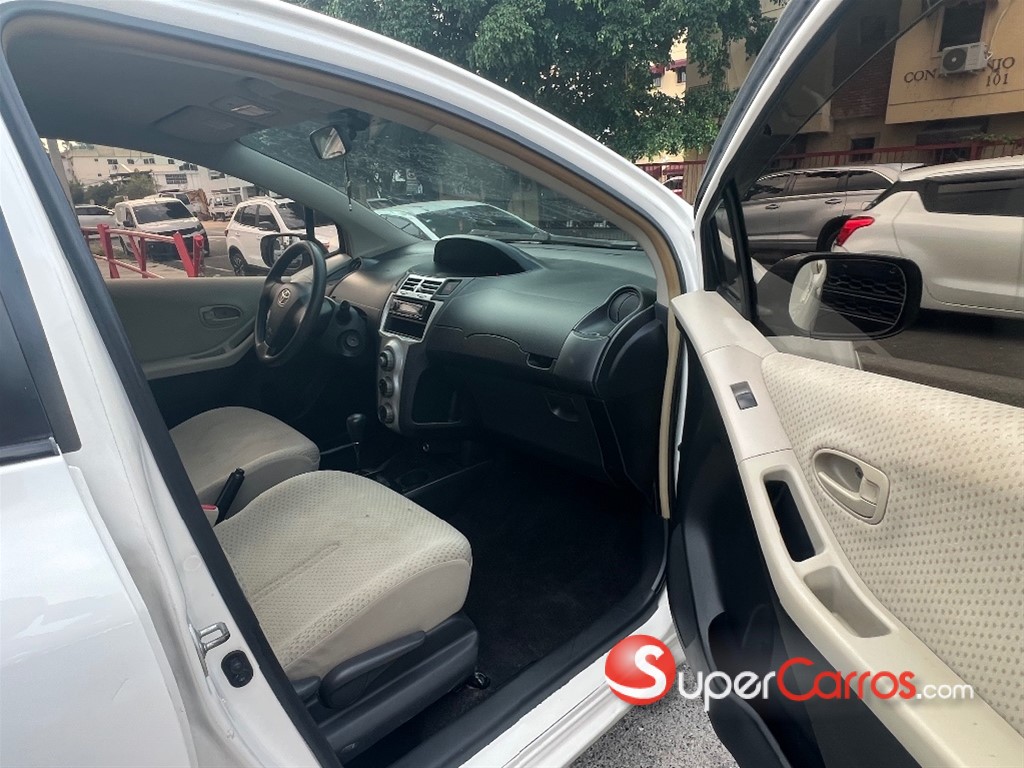 2007 Toyota VITZ — foto 12 / 12