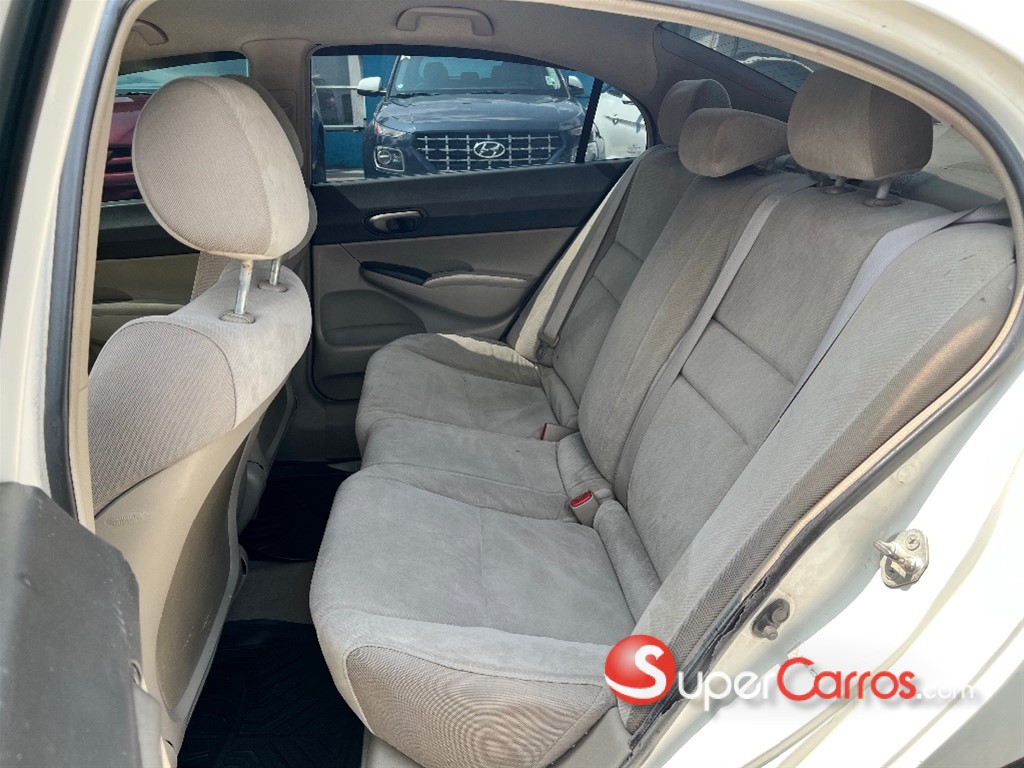 2010 Honda Civic LX — foto 6 / 7
