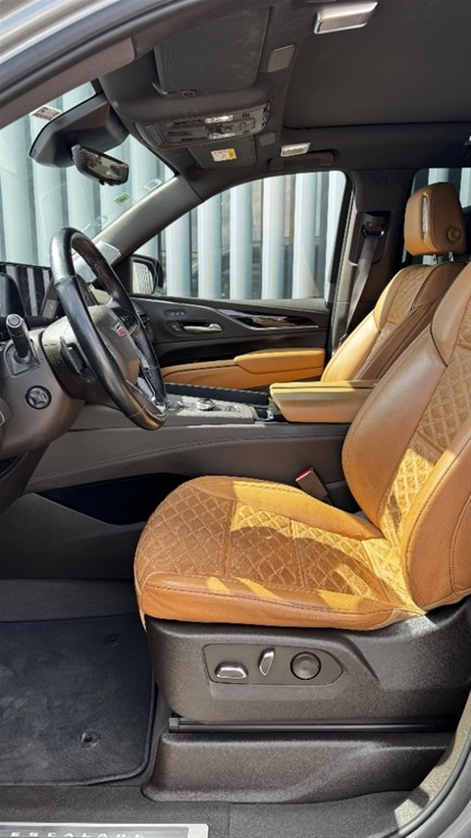 2023 Cadillac Escalade Luxury Short — foto 5 / 7