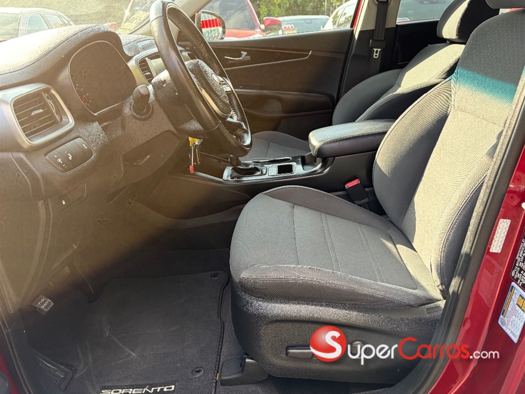 2020 Kia Sorento LX — foto 8 / 9