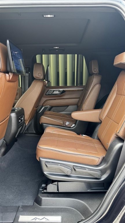 2025 Chevrolet Tahoe Highcountry Duramax — foto 6 / 7