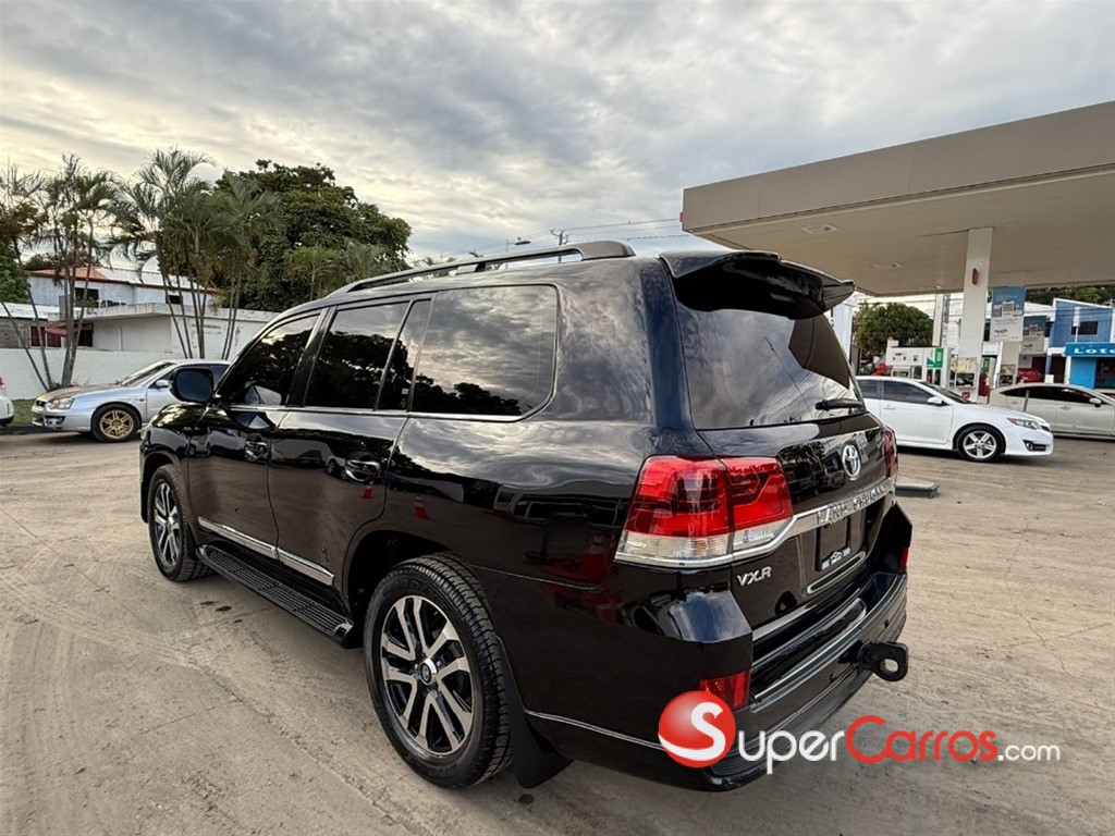 2012 Toyota Land Cruiser VXR — foto 3 / 12