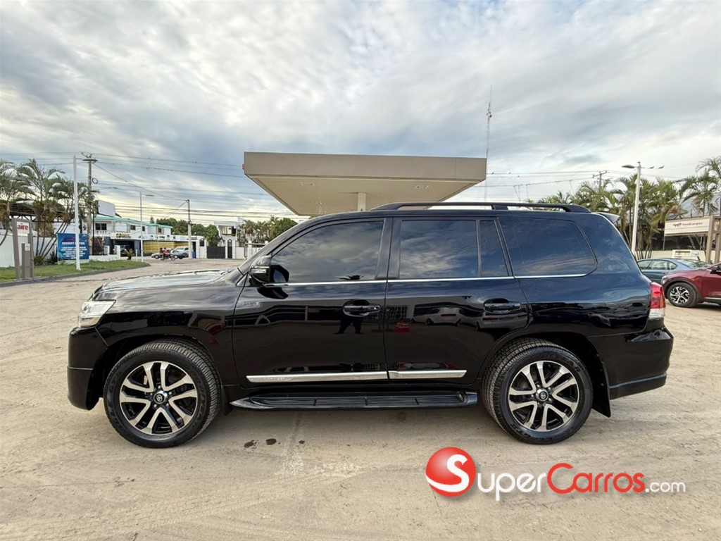 2012 Toyota Land Cruiser VXR — foto 6 / 12