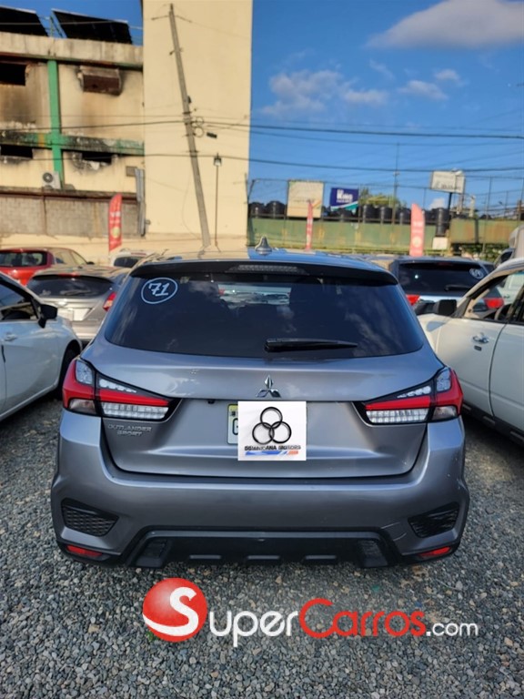 2020 Mitsubishi Motors Outlander Sport — foto 6 / 12