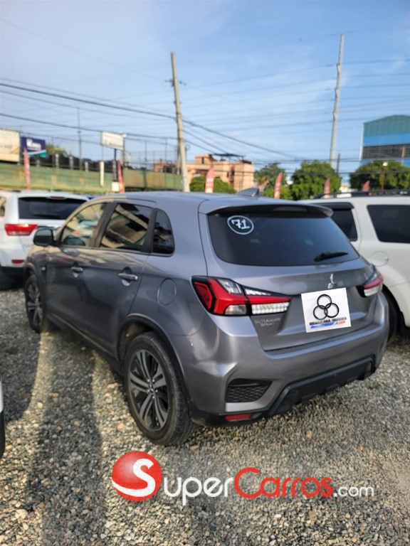2020 Mitsubishi Motors Outlander Sport — foto 8 / 12