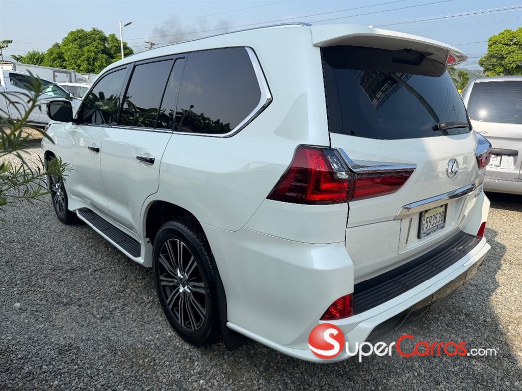 2016 Lexus LX 570 Sport — foto 6 / 10