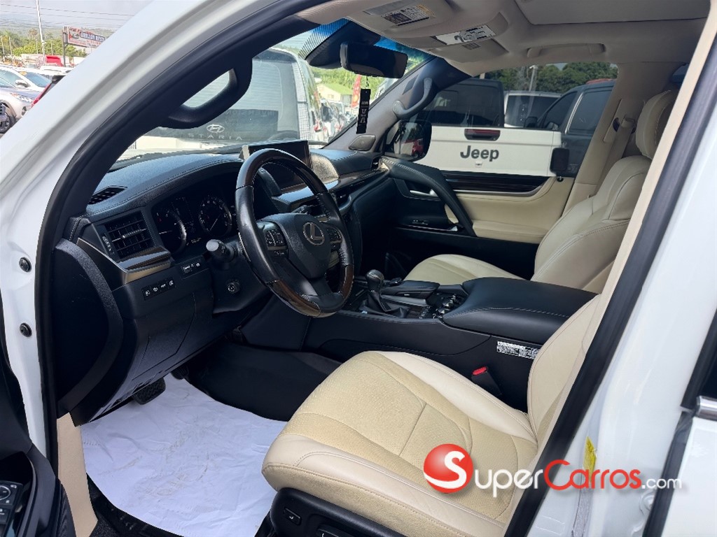 2016 Lexus LX 570 Sport — foto 8 / 10