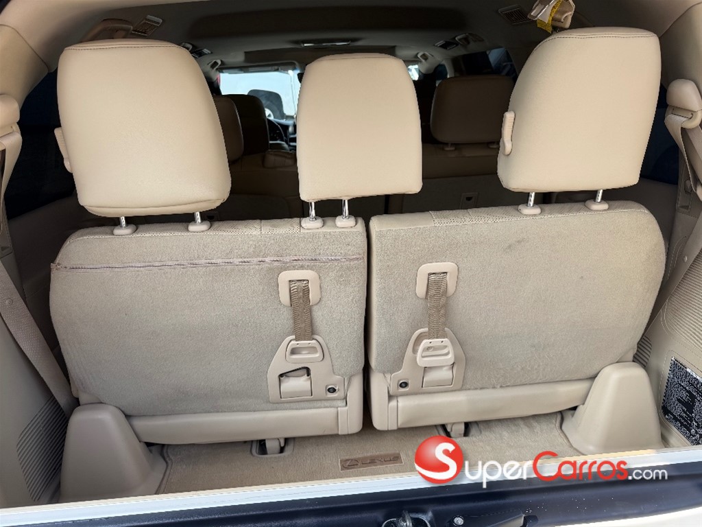 2016 Lexus LX 570 Sport — foto 9 / 10