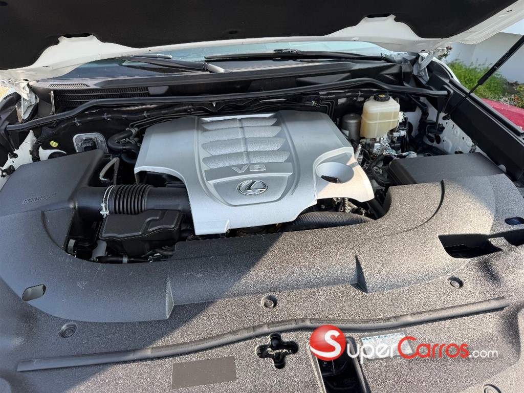 2016 Lexus LX 570 Sport — foto 10 / 10
