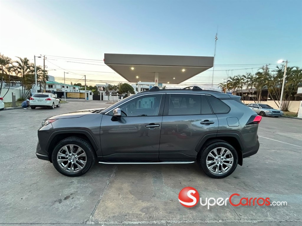 2021 Toyota RAV4 XLE — foto 9 / 11