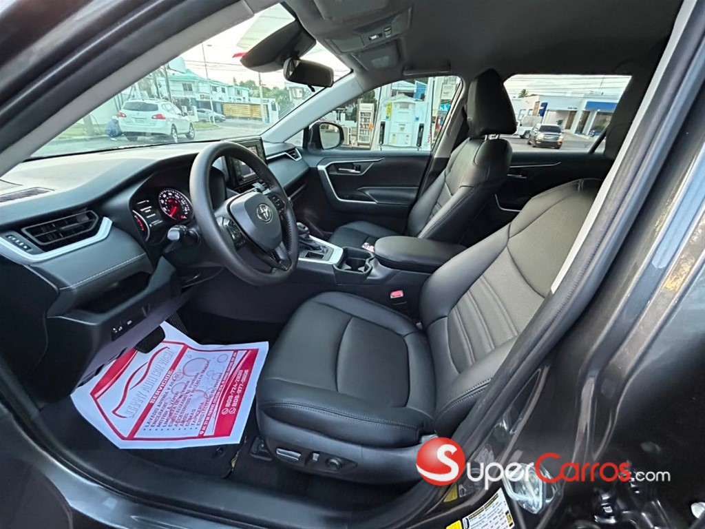 2021 Toyota RAV4 XLE — foto 10 / 11