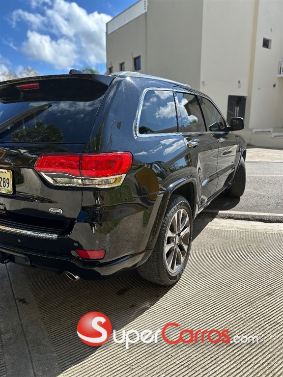 2018 Jeep Cherokee Overland — foto 7 / 12