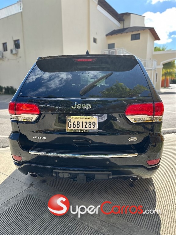 2018 Jeep Cherokee Overland — foto 8 / 12