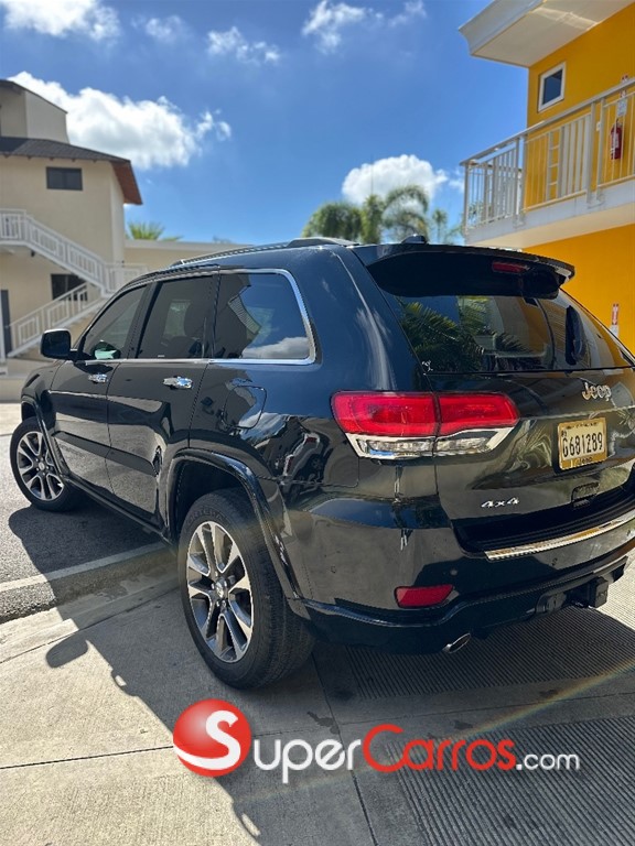 2018 Jeep Cherokee Overland — foto 10 / 12