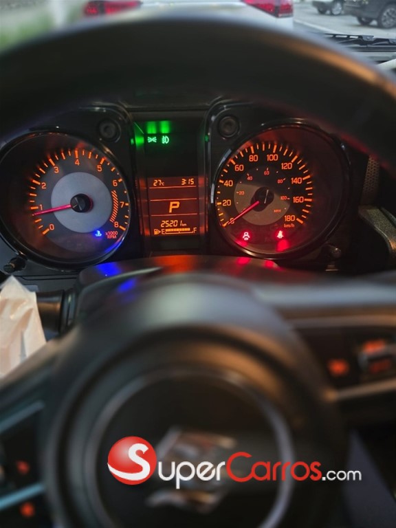 2023 Suzuki Jimny GLX — foto 7 / 12