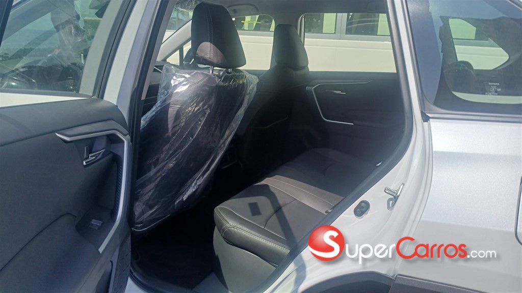 2026 Toyota RAV4 Hybrid TSS — foto 2 / 6