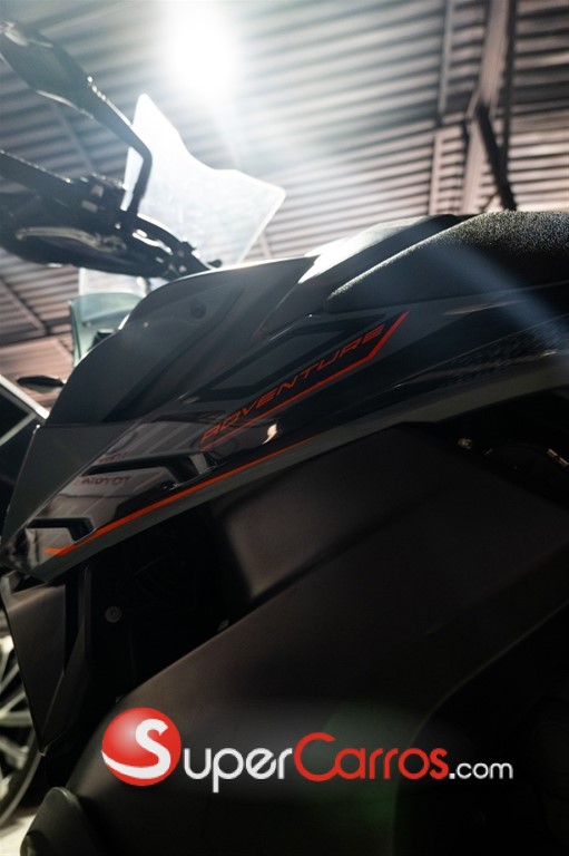 2022 KTM 890 ADV R — foto 9 / 11