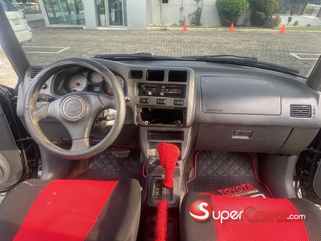 2000 Toyota RAV4 — foto 9 / 11