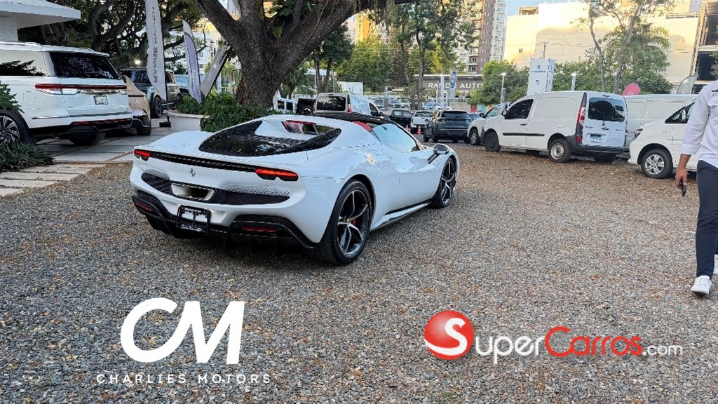 2025 Ferrari 296 GTS — foto 4 / 12