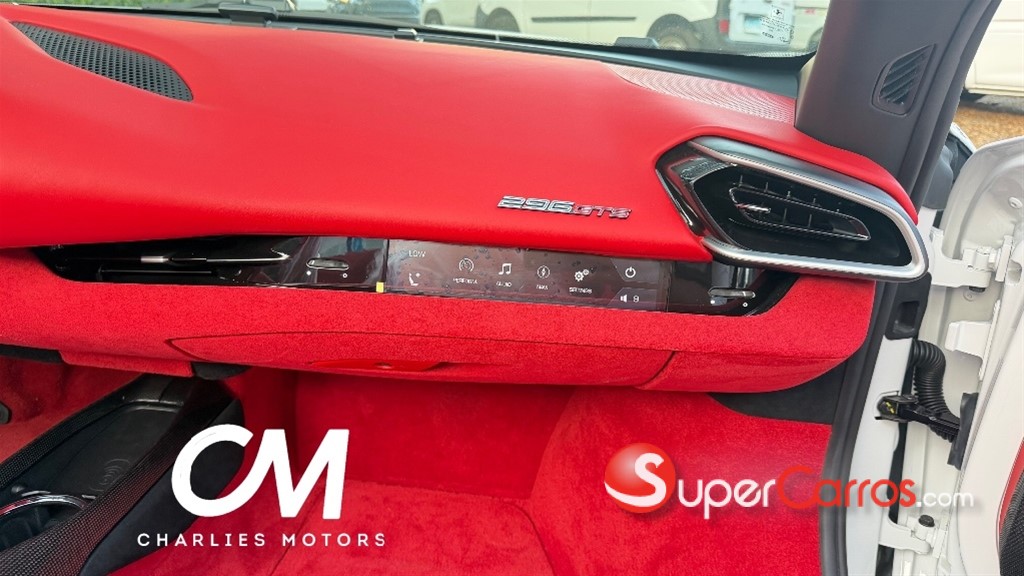 2025 Ferrari 296 GTS — foto 8 / 12