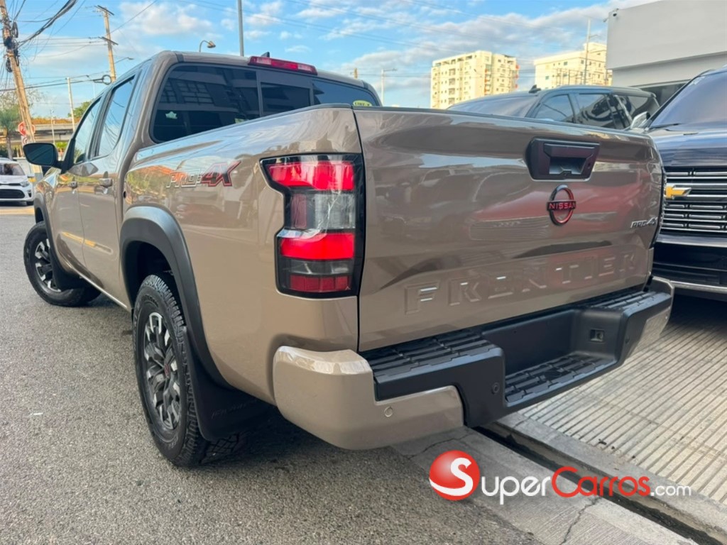 2022 Nissan Frontier Pro-4X — foto 6 / 11