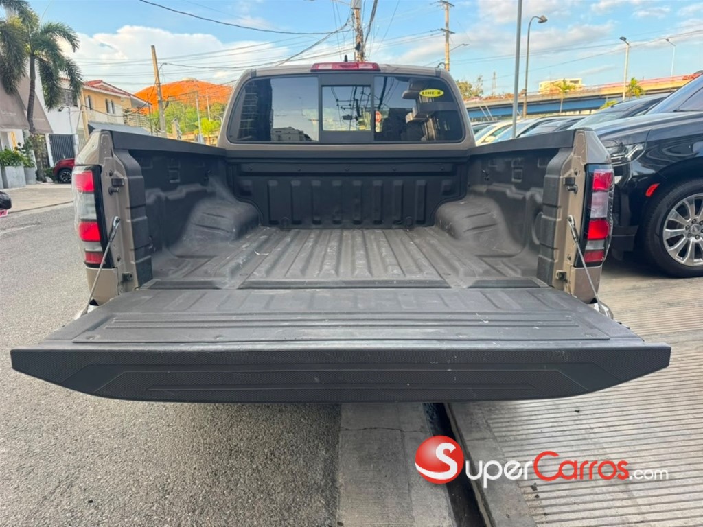 2022 Nissan Frontier Pro-4X — foto 10 / 11