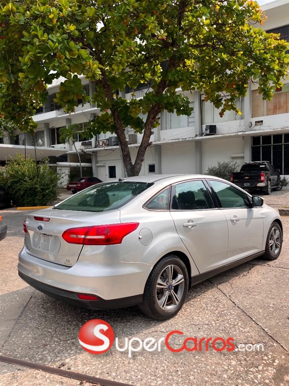 2017 Ford Focus SE — foto 9 / 9