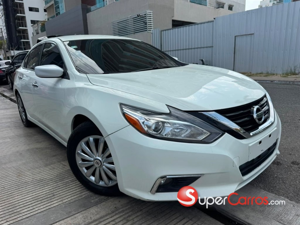 2017 Nissan Altima SV — foto 3 / 11