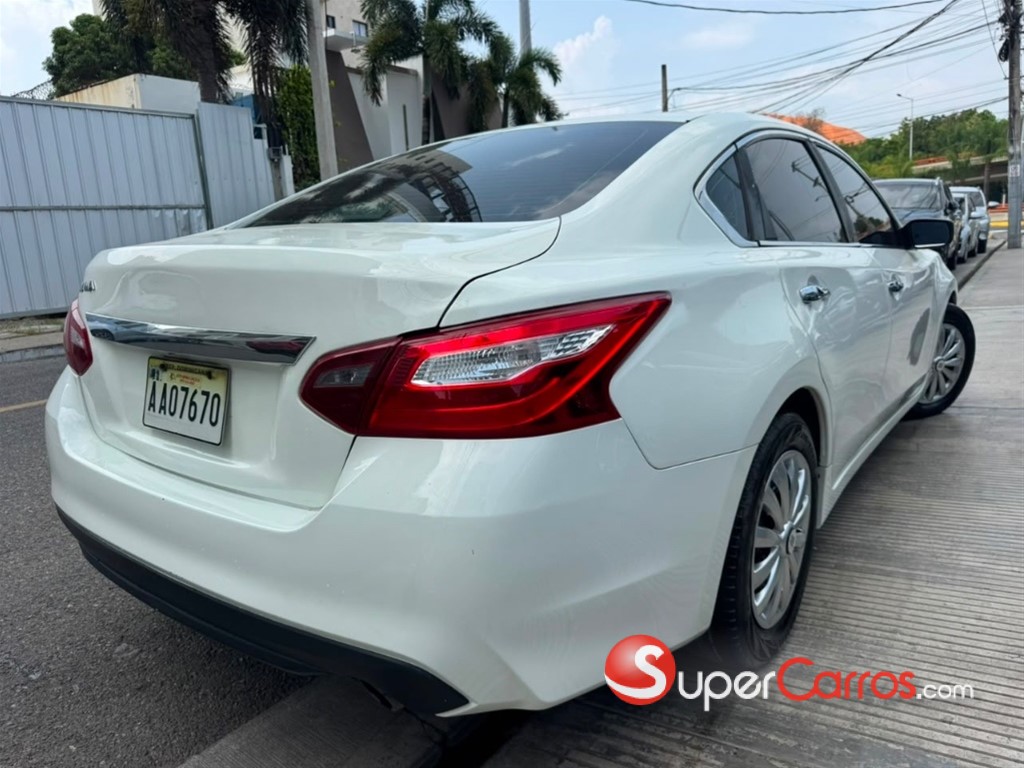 2017 Nissan Altima SV — foto 4 / 11