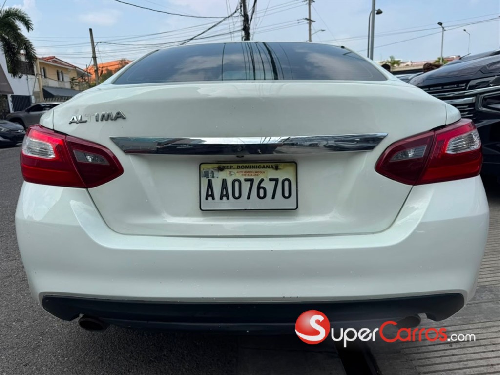 2017 Nissan Altima SV — foto 5 / 11