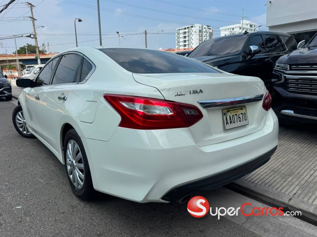 2017 Nissan Altima SV — foto 6 / 11