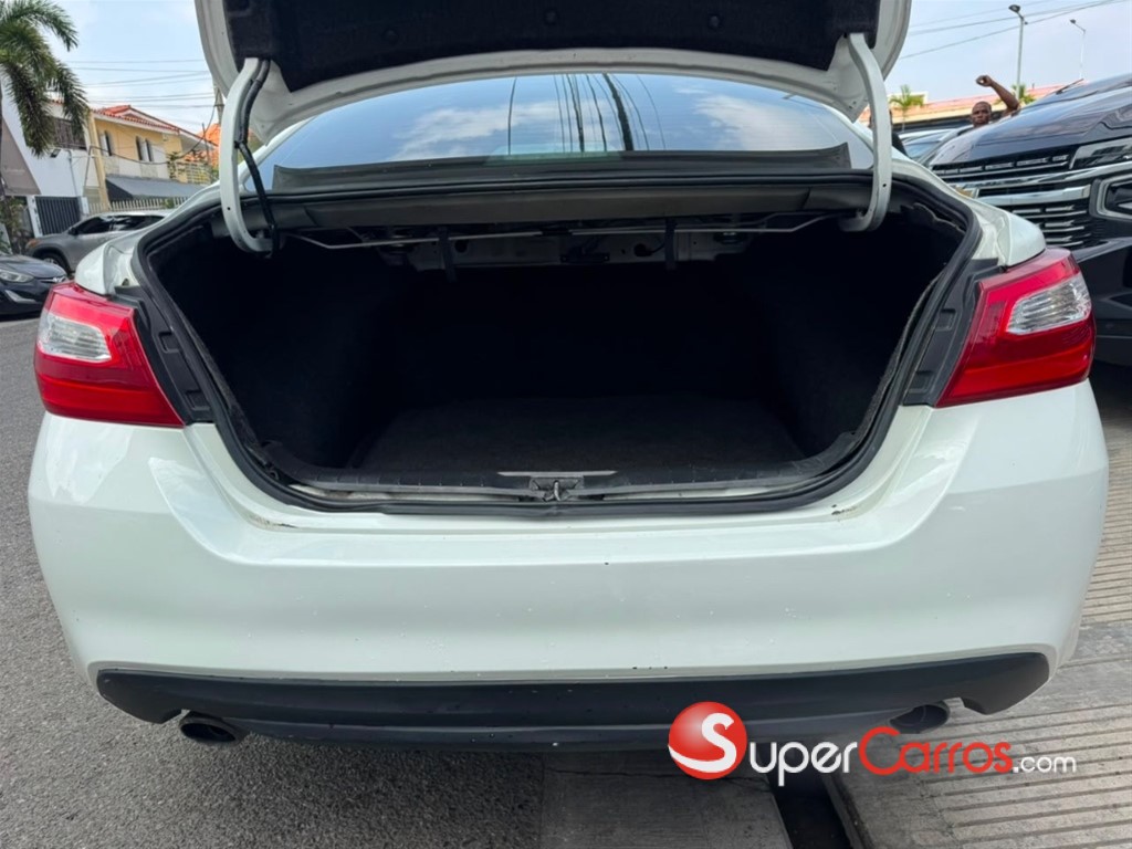 2017 Nissan Altima SV — foto 10 / 11